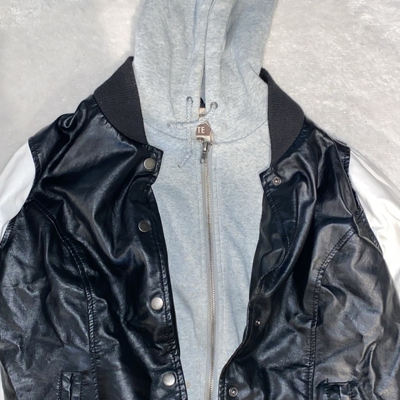 Jacket - Picture 2 of 5